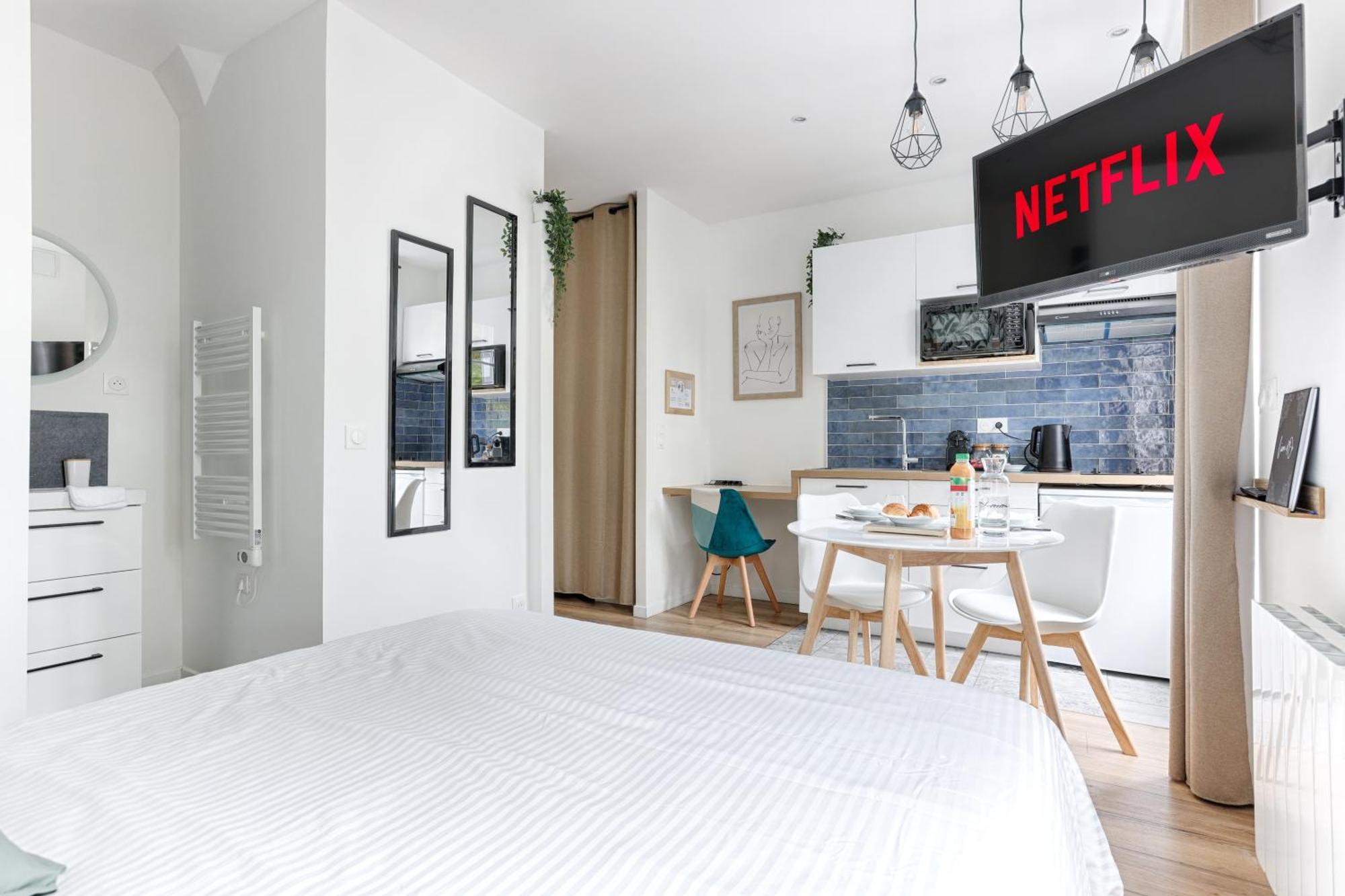 Studio Cosy Face Gare Rer A ซูซี-ออง-บรี ภายนอก รูปภาพ